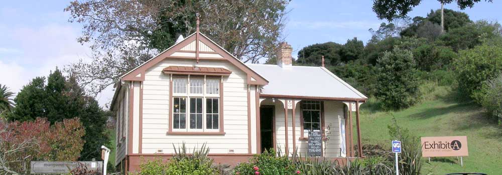 Mangonui Courthouse - beginning of the Heritage Trail